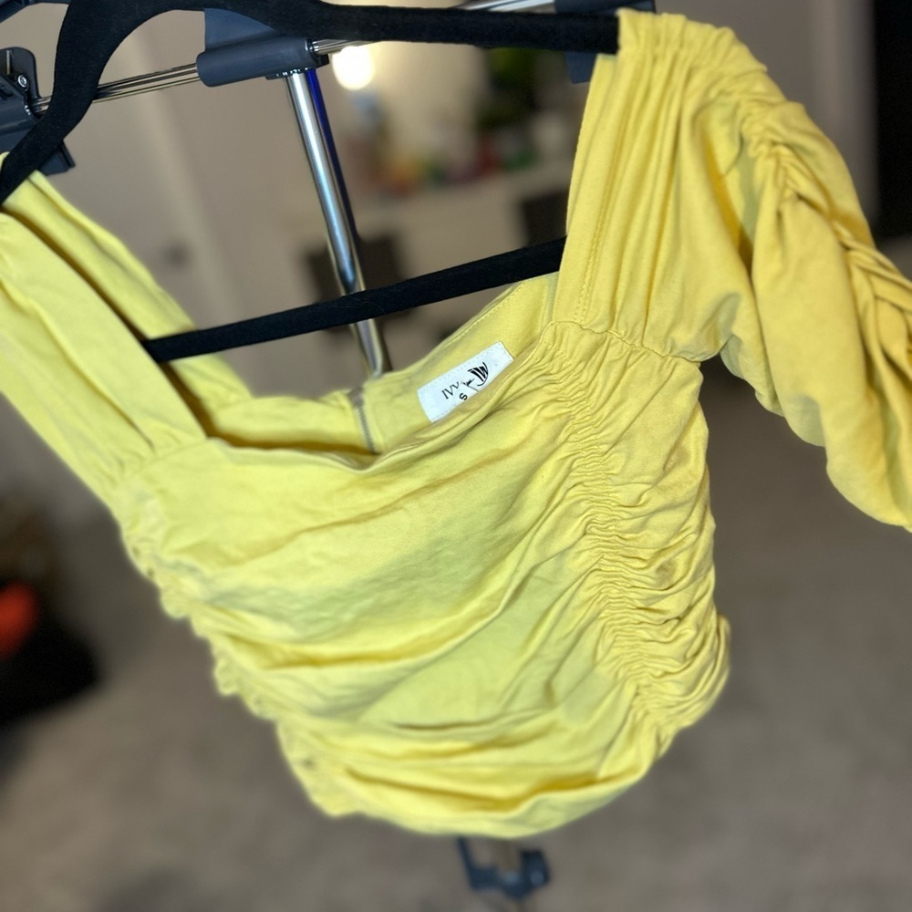 Trendy Yellow Ruched Blouse - Picture 2 of 5